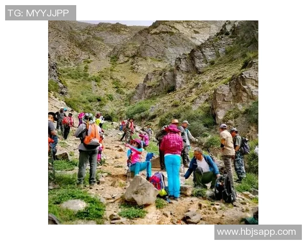 当热情球迷在人海中意外邂逅偶像级足球巨星的那一刻心潮澎湃