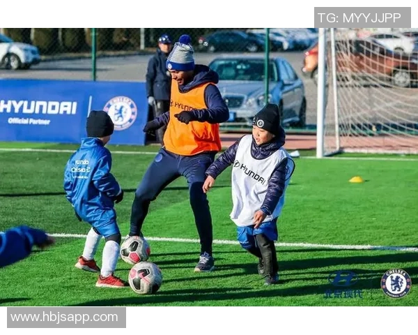 当年足球巨星传奇回顾：那些年的绿茵场风采与辉煌瞬间